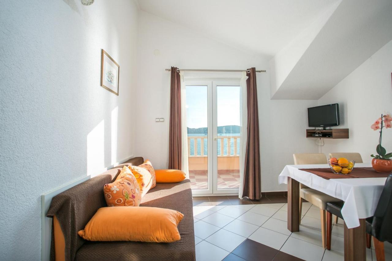 Kaja - Right Next To The Beach Трогир Экстерьер фото